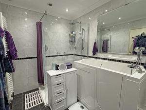 Photo 14- click for photo gallery